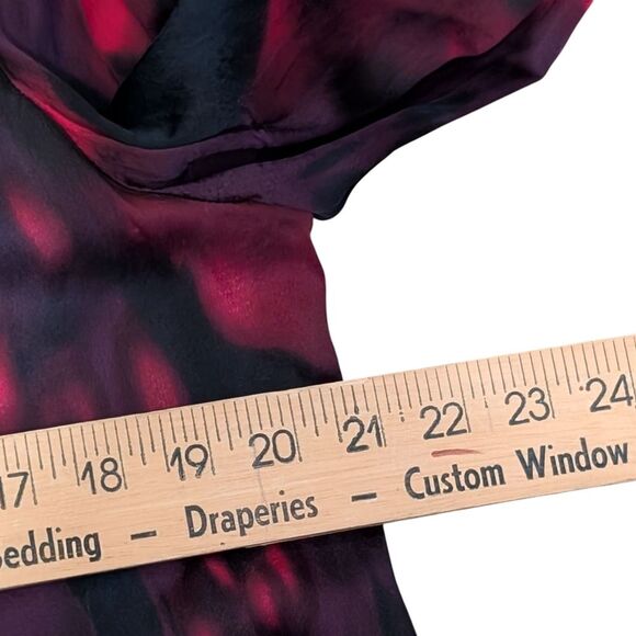 Theory Bianca Vague silk Pintuck keyhole abstract blouse size Large watercolor - Picture 4 of 10